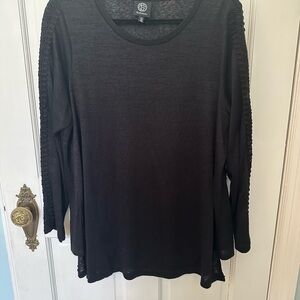 Bobeau Black Long-Sleeve Women's Top with Textured Sleeve Detail